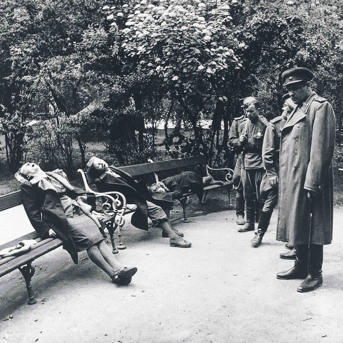 Los suicidios masivos de alemanes al terminar la Segunda Guerra Mundial