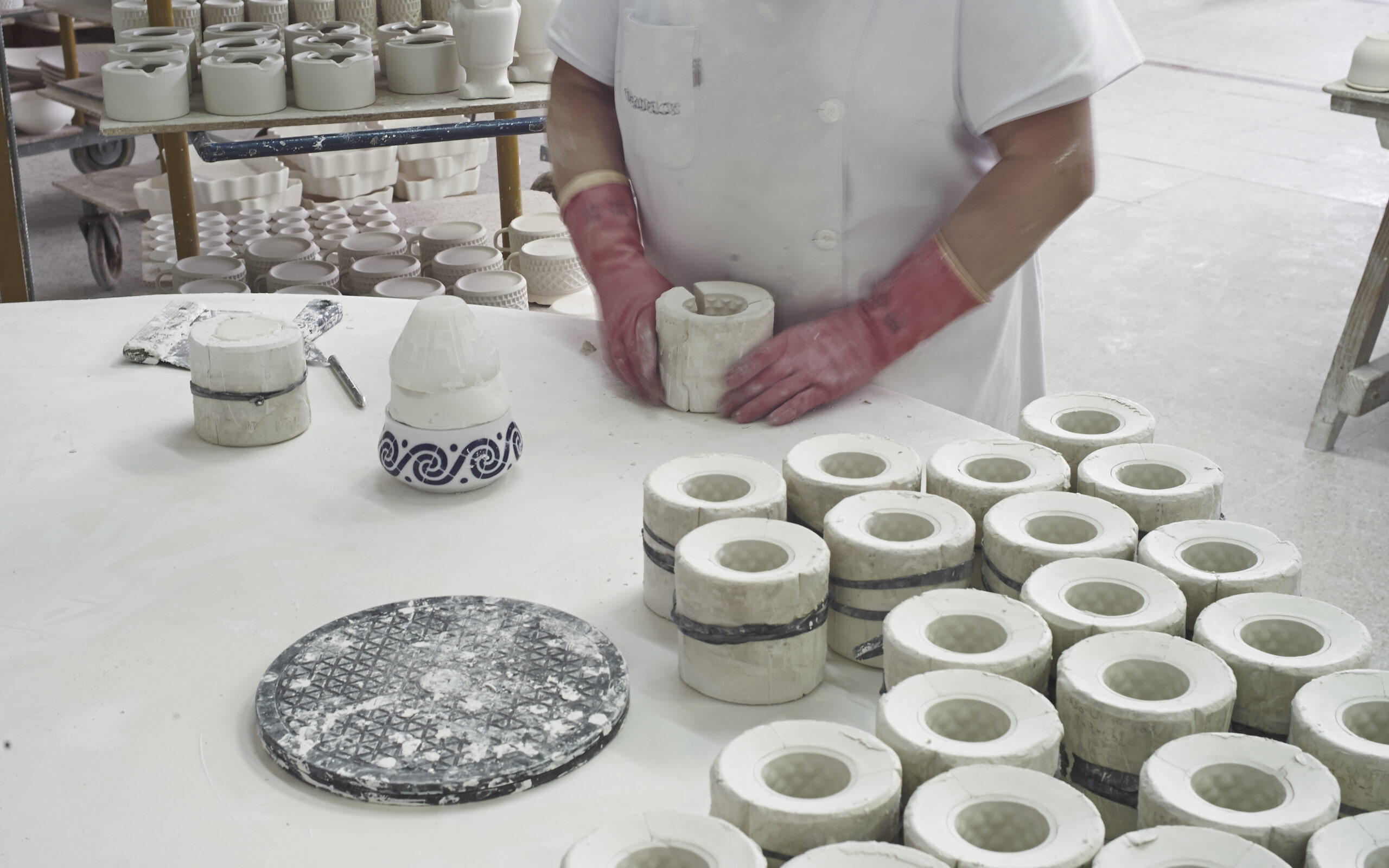 Los secretos del Gran Azul: así se crea la cerámica de Sargadelos